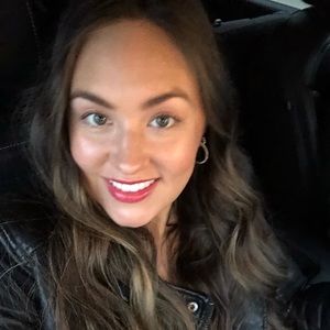 Meet your Posher, Arielle